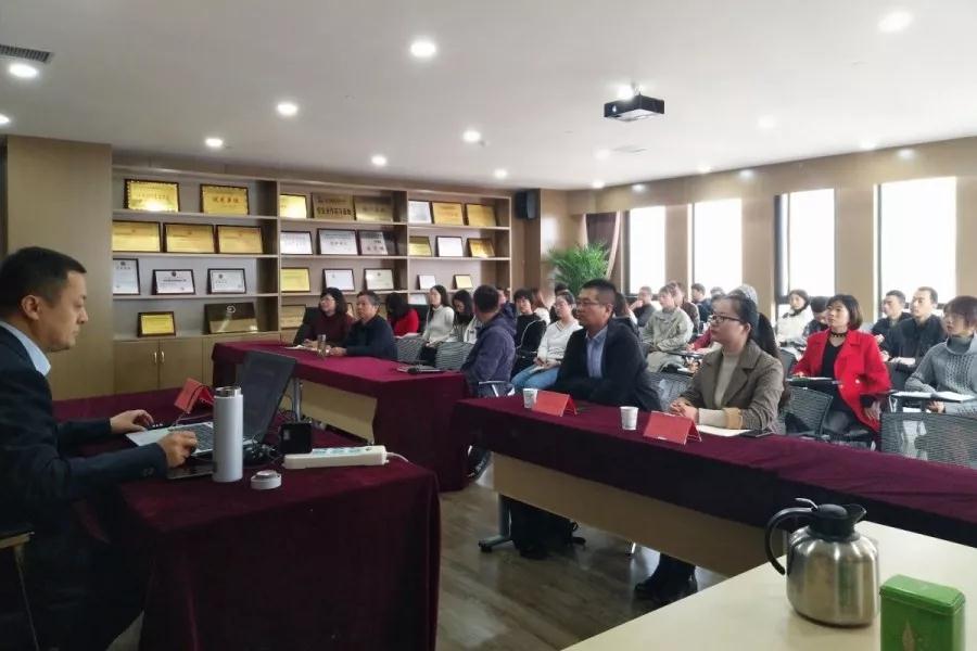 学无止境|英超比赛买球（中国）官方网站
举办法律知识专题培训